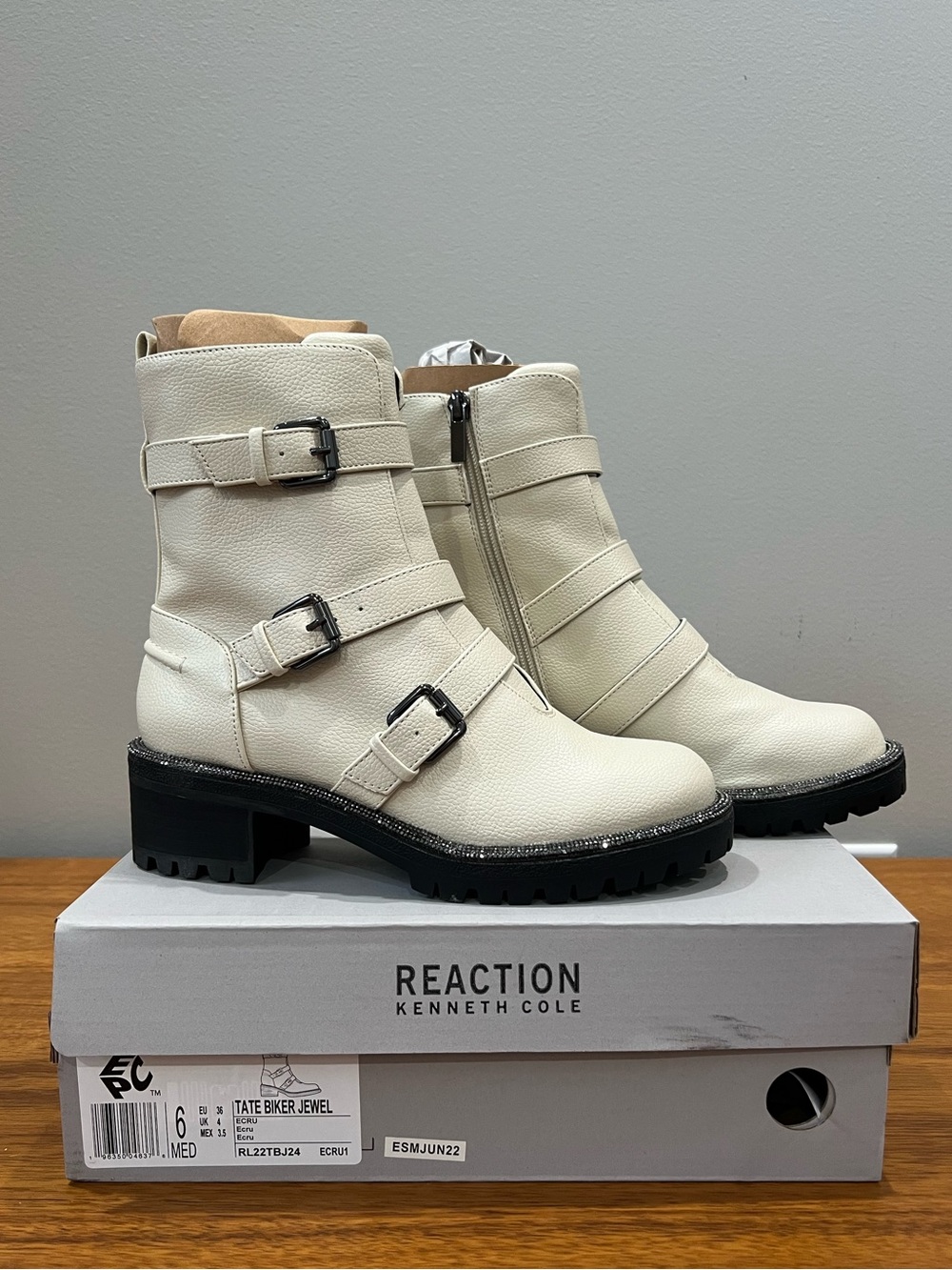 Kenneth Cole Reaction Women Tate Biker Jewel Lug Sole Boot Size 6